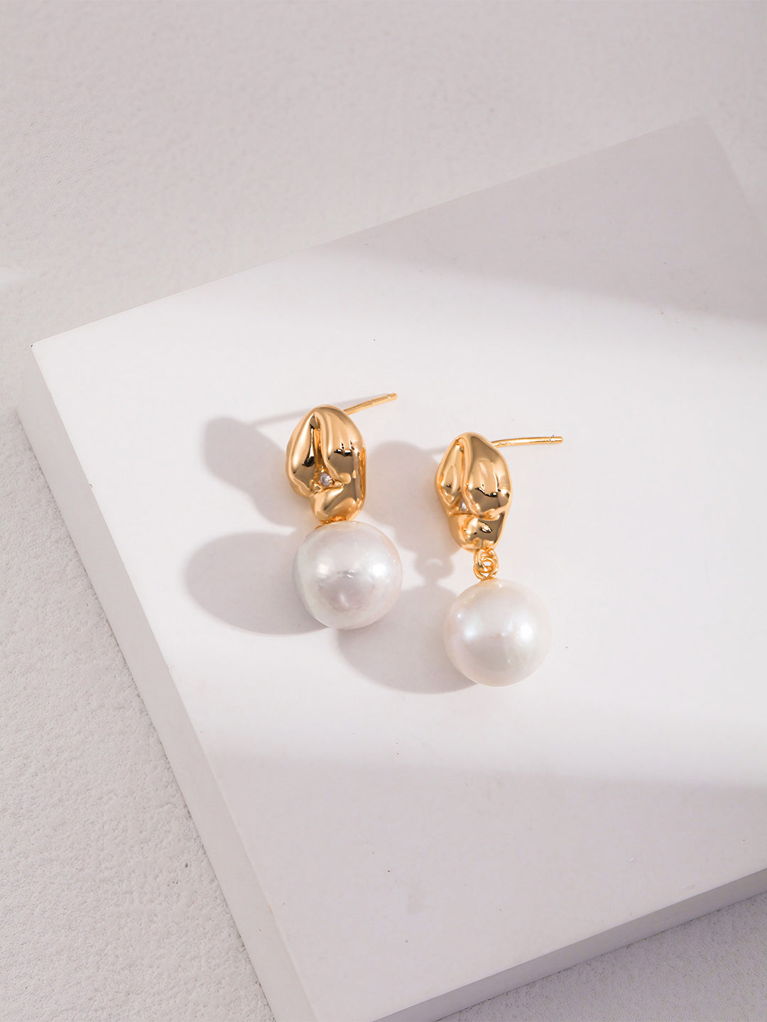 Whirlpool Pearl Earrings