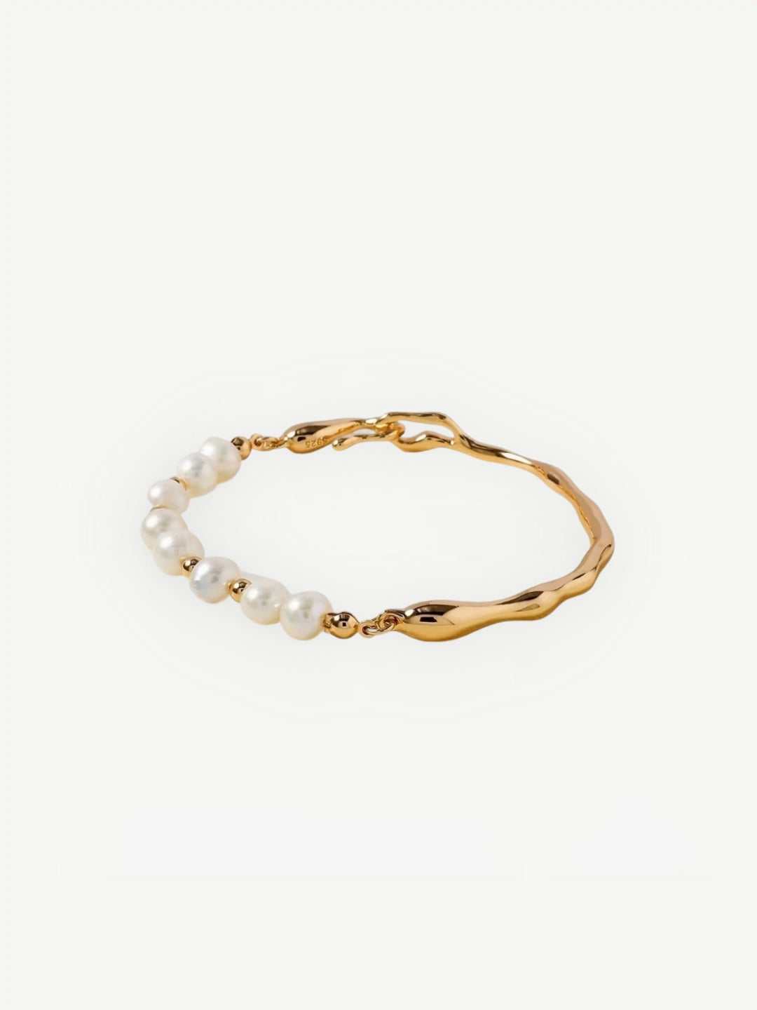 Aureate Ripple Pearl Bracelet