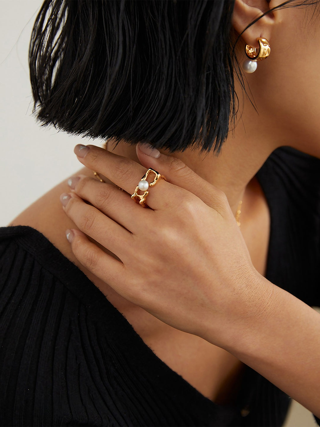 Golden Clasp Pearl Ring-Rings-SoulAdorne