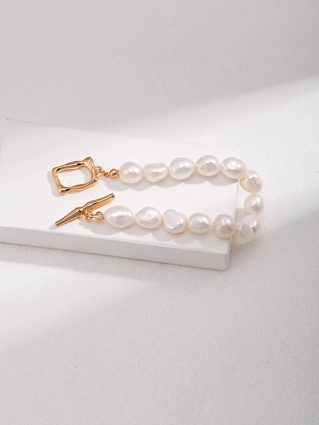 Golden Clasp Baroque Pearl Bracelet