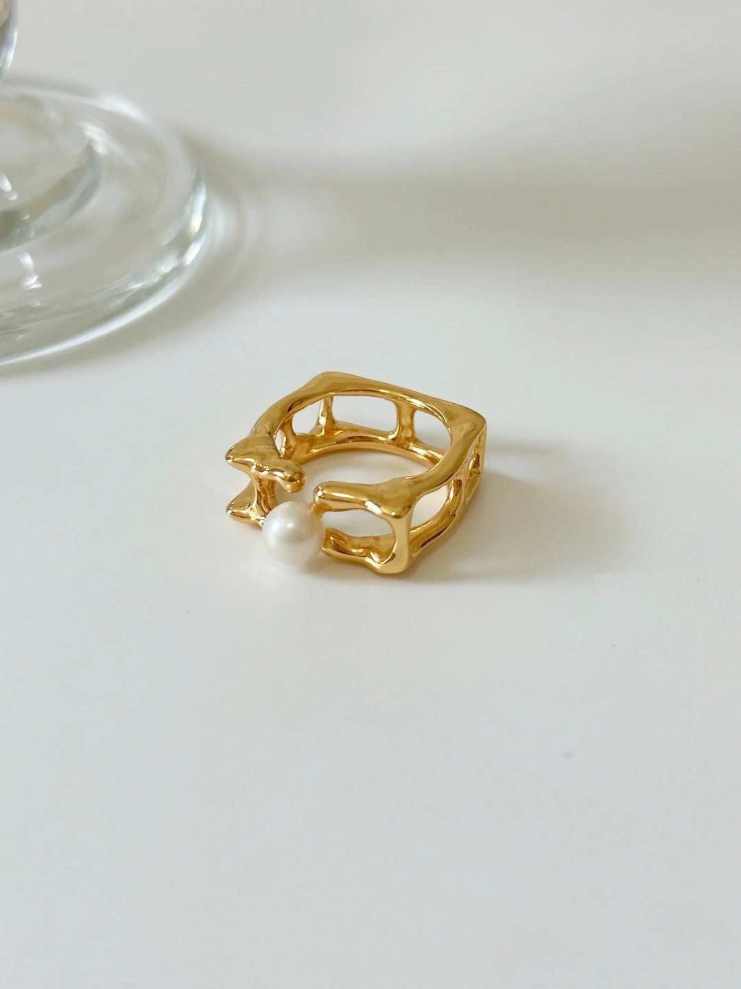 Golden Clasp Pearl Ring