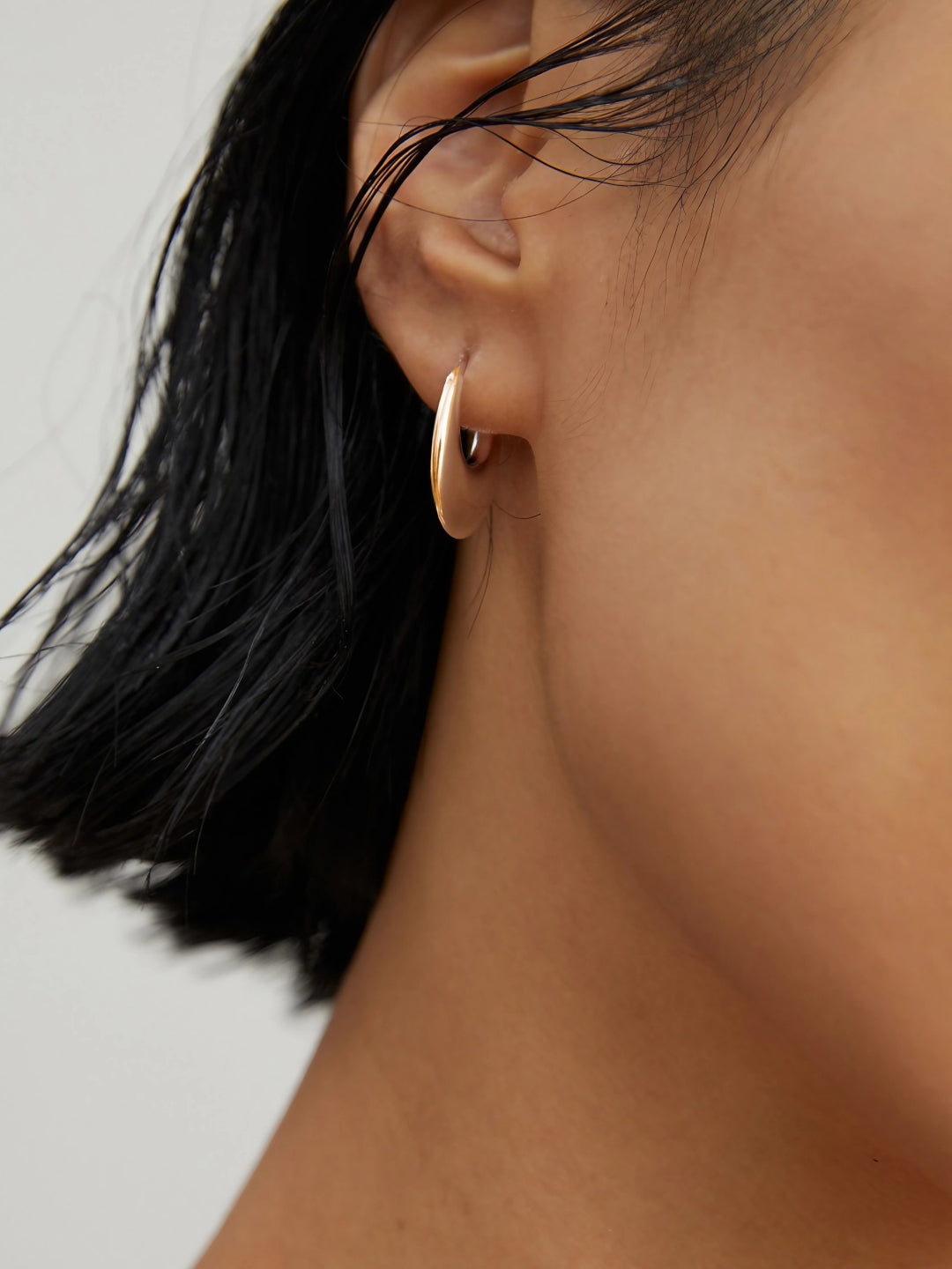 Sleek Oval Hoops-Earrings-SoulAdorne