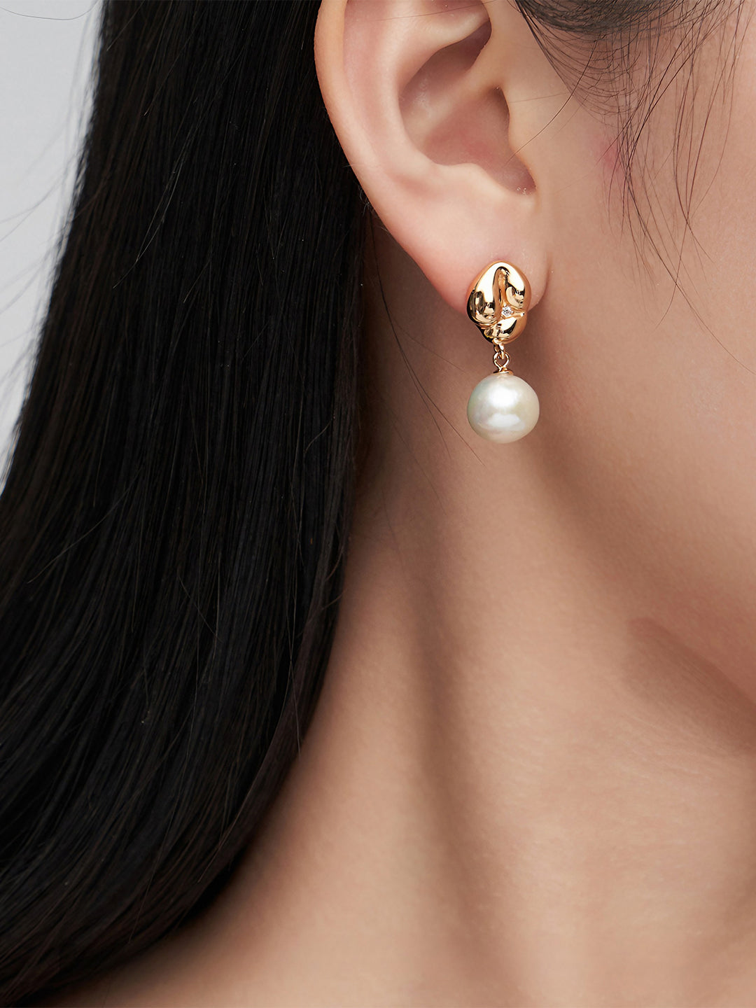 Whirlpool Pearl Earrings