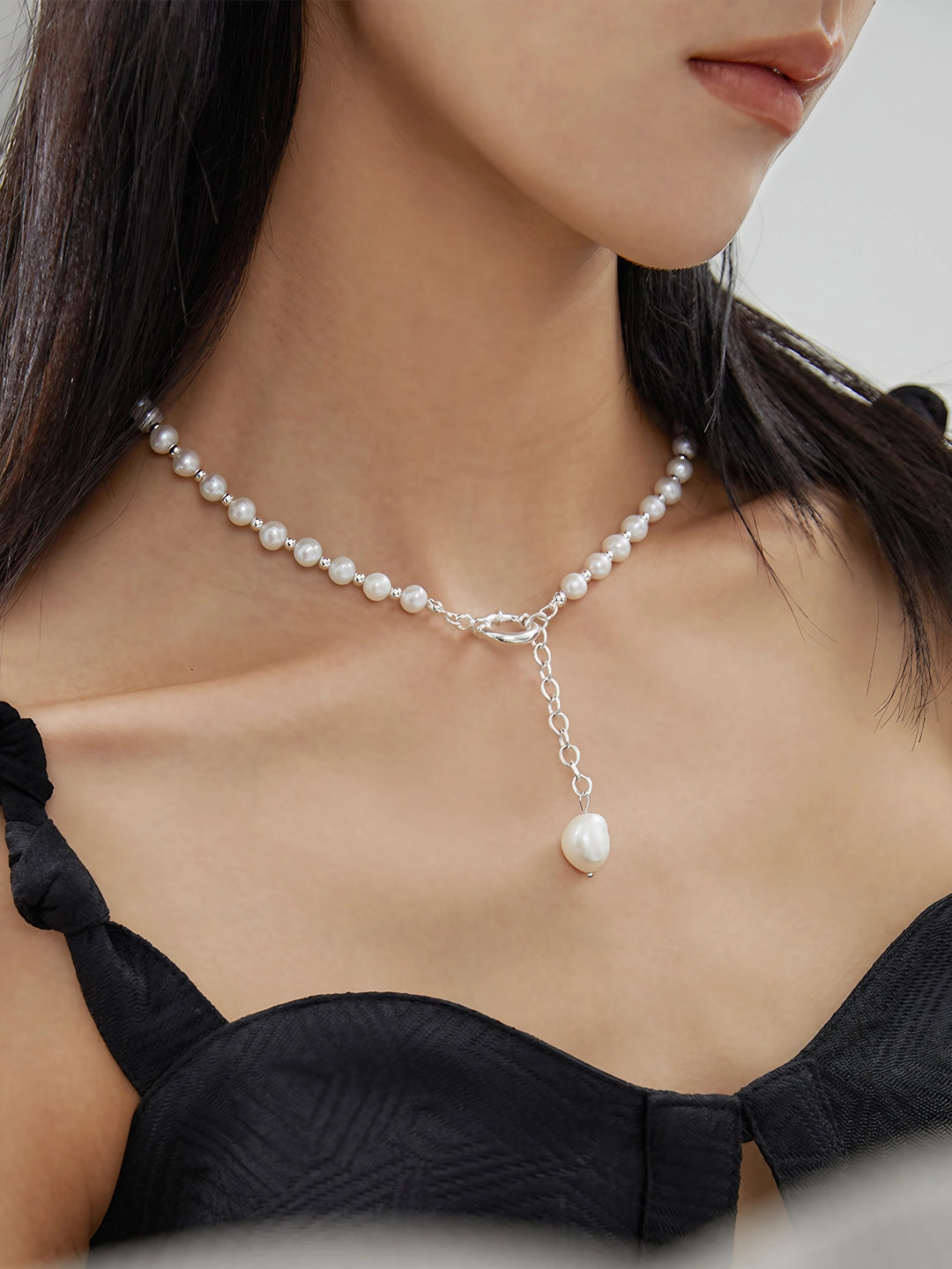 Pearl Droplet Circle Choker